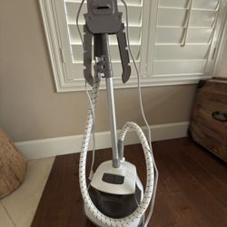 Garment Steamer. Full Size