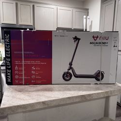 NIU KQi 300x Electric scooter (Brand New)