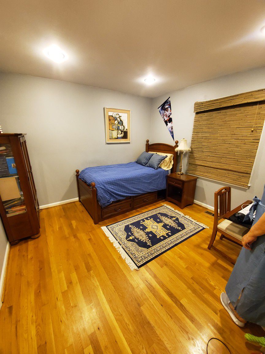 Twin bedroom Stanley Furniture set (mattress included)