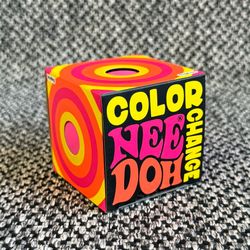 NEEDOH COLOR CHANGING BALL PINK