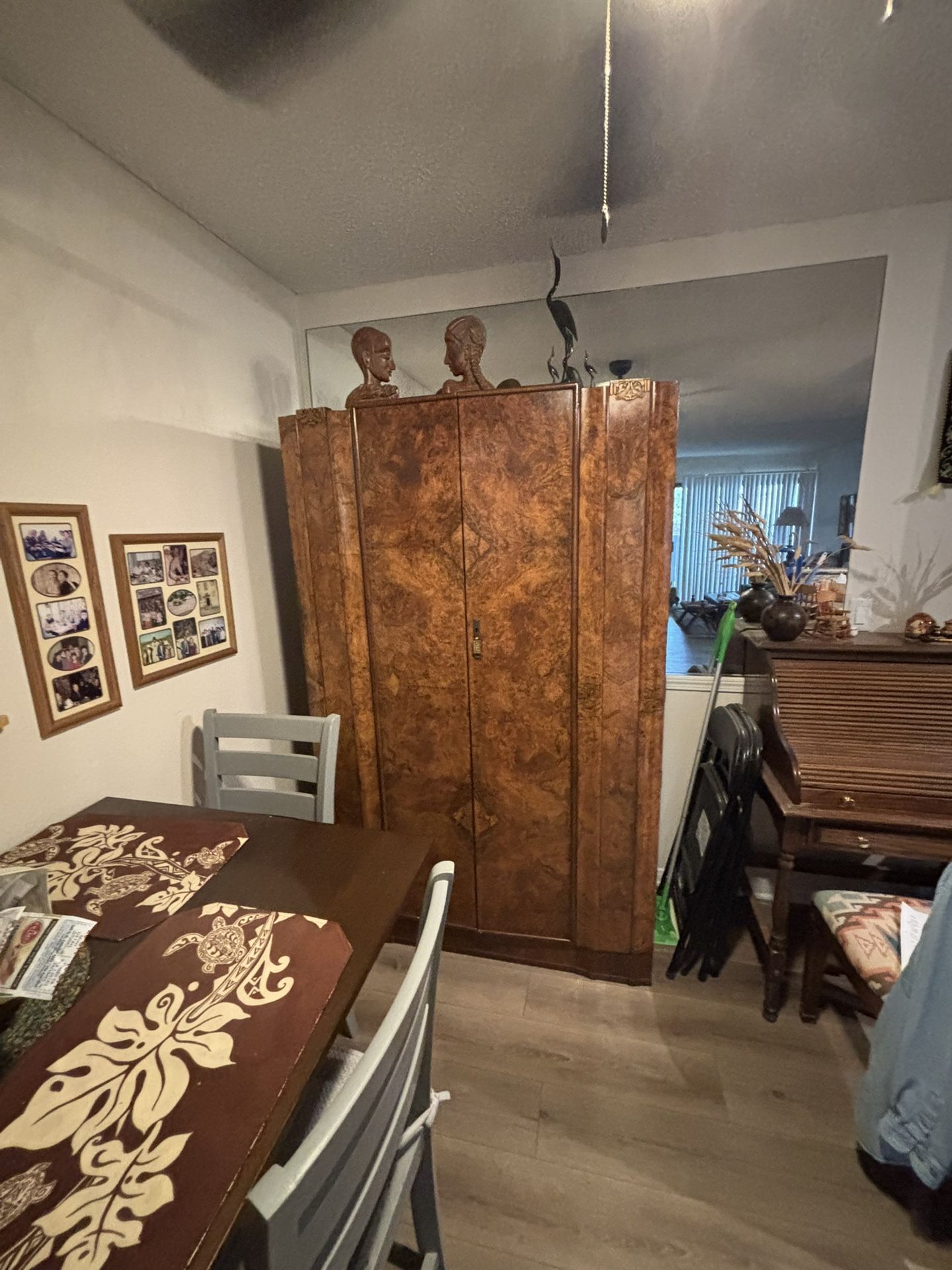 Armoire, Burlwood,
