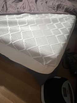 Queen size headboard mattress frame set