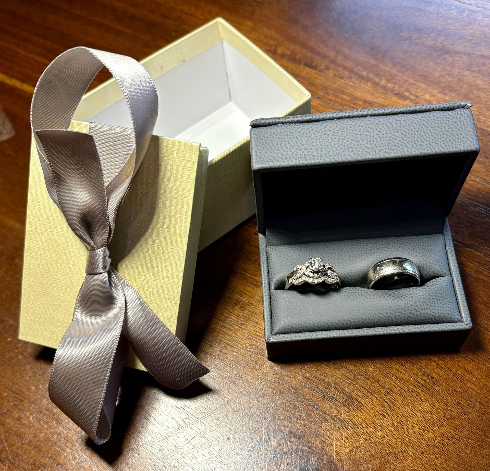 Unique Made Wedding Ring set