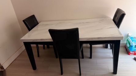 6 pieces dining table