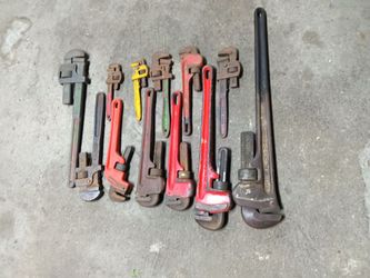 Pipe wrench tools bundle