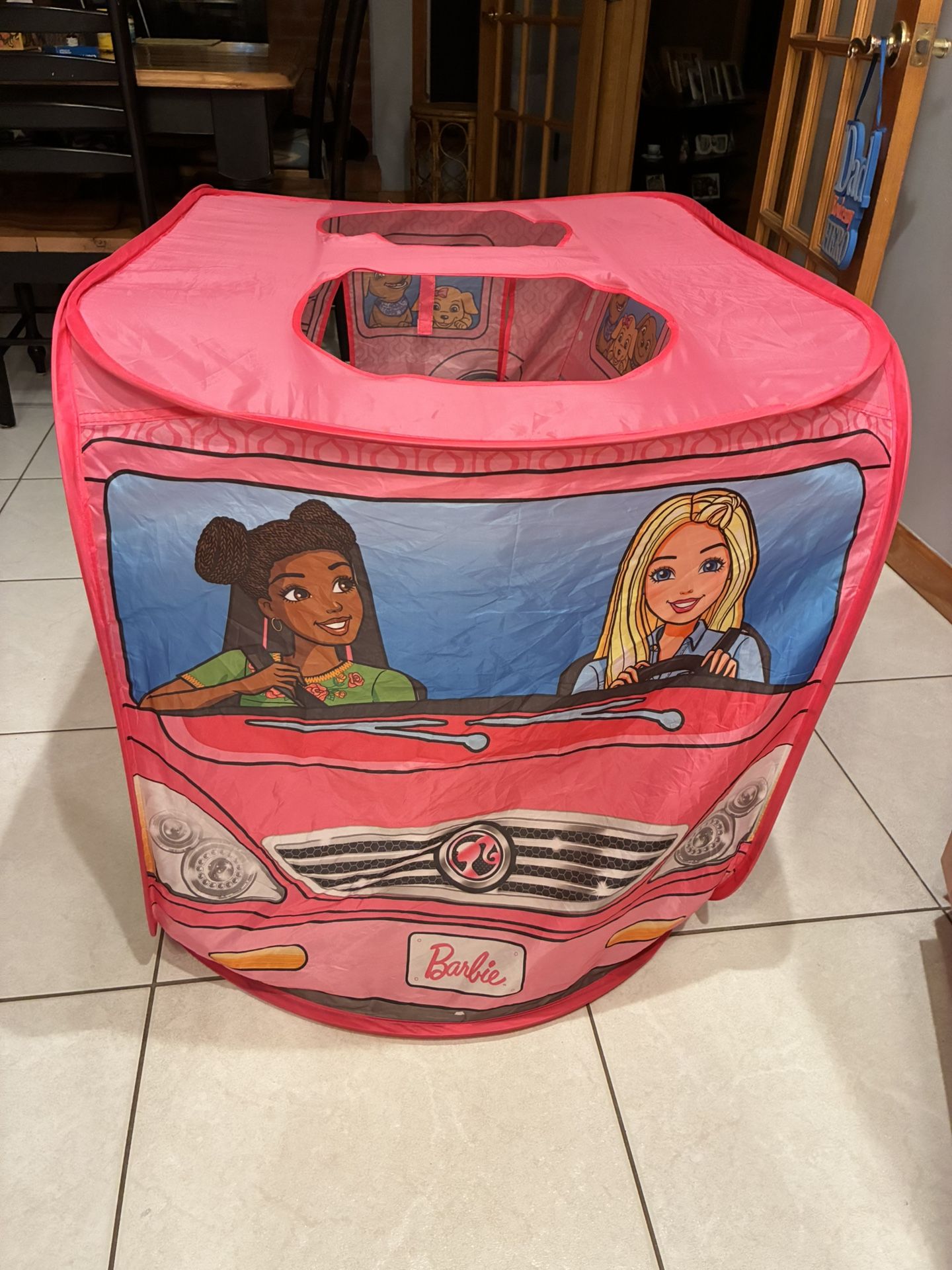 BARBIE POP UP TENT. NYLON MATERIAL