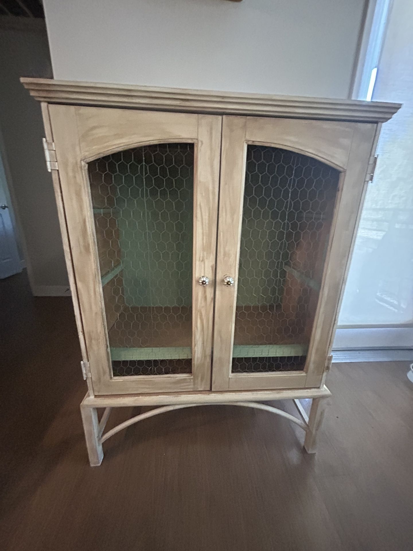 Standing Shelf/ Cabinet