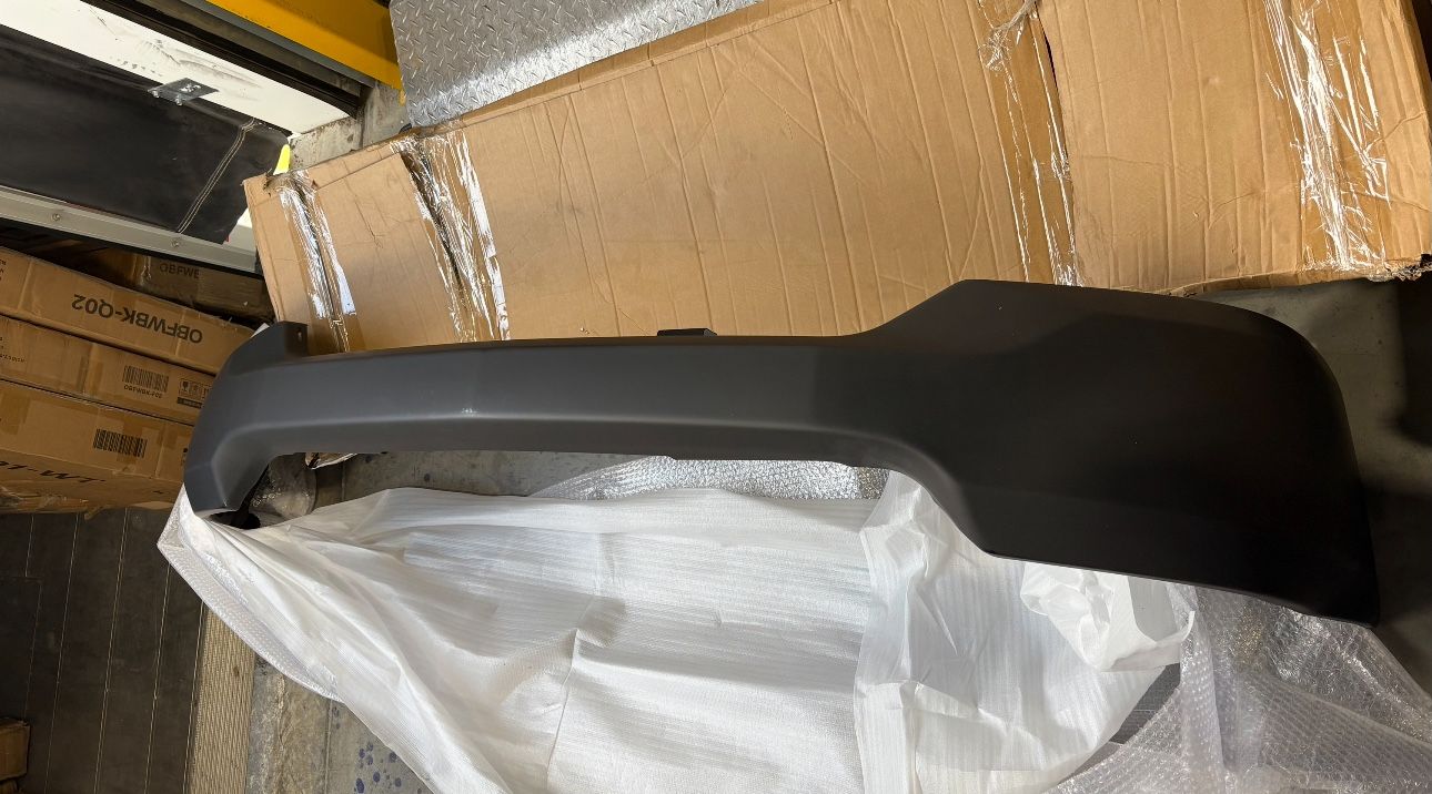 For 2016-2018 Chevy Silverado 1500 Front Bumper W/O Sensor Hole