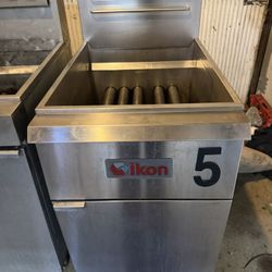 Used Ikon 75/80lb Capacity Commercial Gas Fryer 