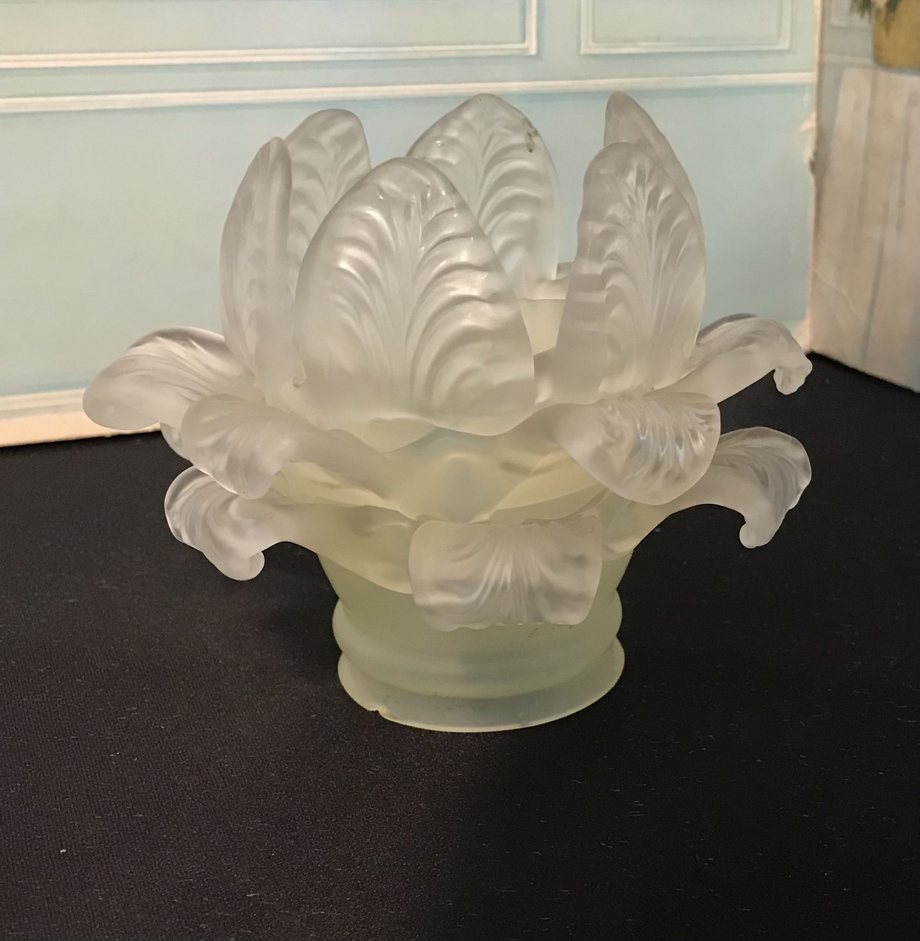Vintage Glass Tulip shape Lamp Shade Art Deco Nouveau Flower 18 petals