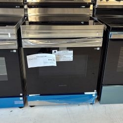 Samsung Electric Range, 6.3 Cu Ft Cpcty, 5 Burners, Self-Cleaning, WiFi-Ready At $450 Off MSRP!