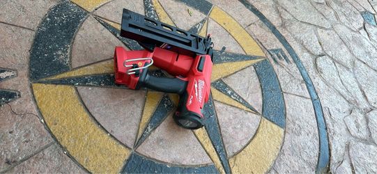Milwaukee M18 FUEL 18-Volt Lithium-Ion Brushless Cordless Gen II 16-Gauge Angled Finish Nailer (Tool-Only)