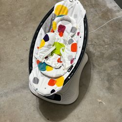 4Moms Mamaroo multi-motion baby swing