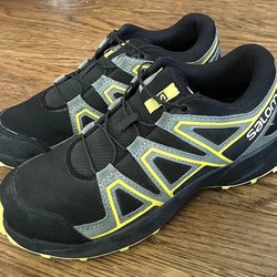 SALOMON TRAIL RUNNING SHOES