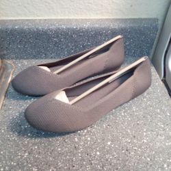 brand new weedstep women shoes size 10 pickup between 2:00-10:45 rainbow/Charleston cash only read description 