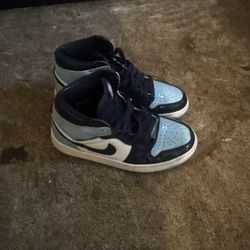 Jordan 1s (size 8)