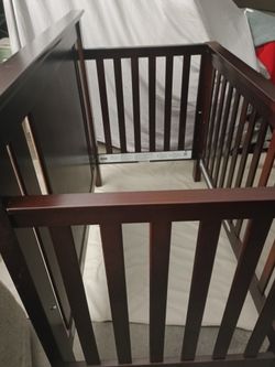 Baby' Crib/ Sturdy.. Very Clean/ Nice