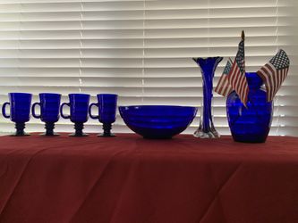 Bowl, vases and footed glassware