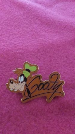 Rare Disney Goofy pin
