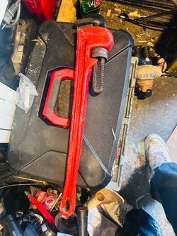 48” Rigid pipe wrench