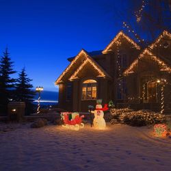 3FT 3D Genuine Lighted Christmas Sleigh, Outdoor Christmas Sleigh & Gift Boxes Yard Decorations with 140 Warm White LED Lights, Ground Stakes, Zip Tie