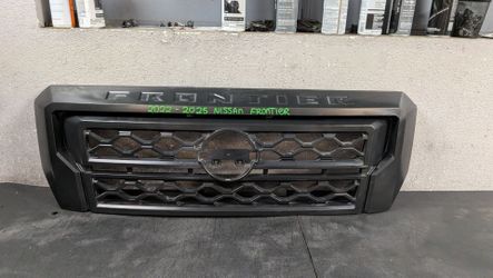 2022-2023-2024-2025 NISSAN FRONTIER GRILL OEM USED #10478