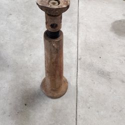 Large Screw Jack.