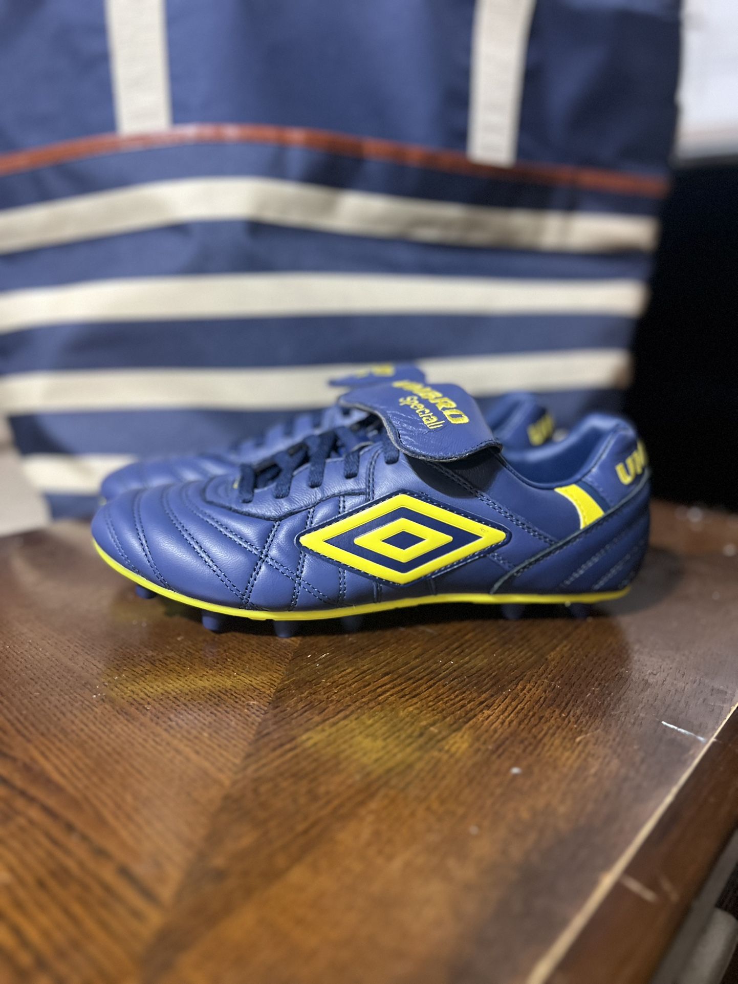 Umbro Leather Soccer Cleats