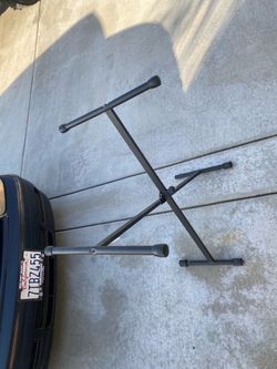 Keyboard stand like new