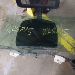 2012 Chrysler 200 Driver Door Glass Door Panels
