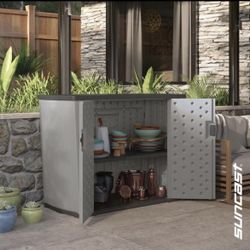 Suncast 130-Gallon Backyard Oasis Entertaining Station – Brand New in Box