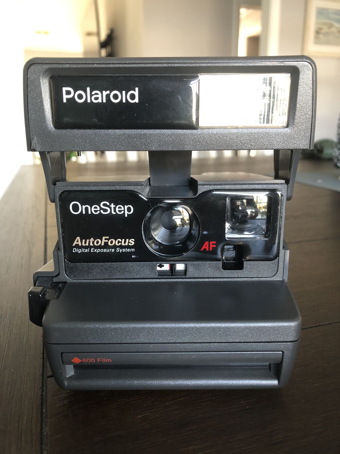 Polaroid OneStep Autofocus Camera 