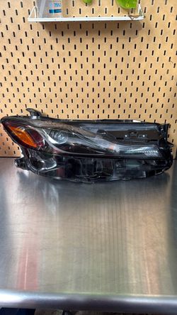 2025 Toyota Camry Headlight  Right Passenger OEM 💡