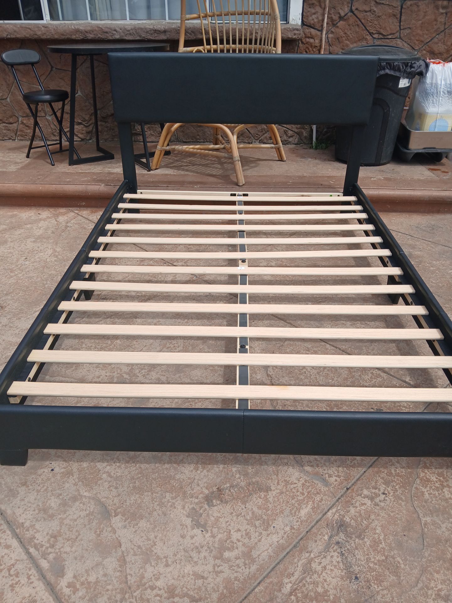Full size bed