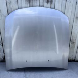 GIVE ME OFFERS Ford mustang 07' hood