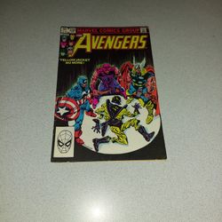 1983 THE AVENGERS #230 COMIC 
