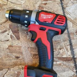 Milwaukee M18 18V Lithium-Ion Cordless 1/2 in. Drill Driver (Tool-Only)