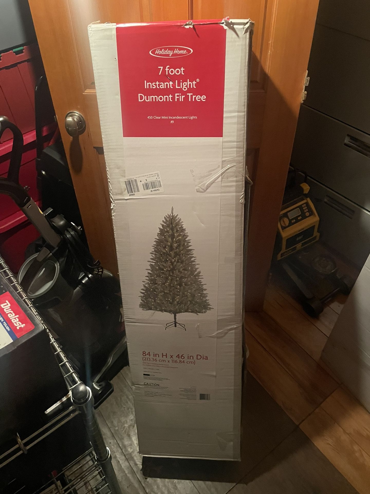 Crismax Tree Brand New Never Open Box