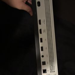 Xbox One no controller no cables but it works 