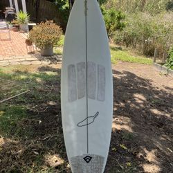 6’1” Chile-“Shortie” Roundtail Surfboard