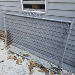5 Chain Link Gates.