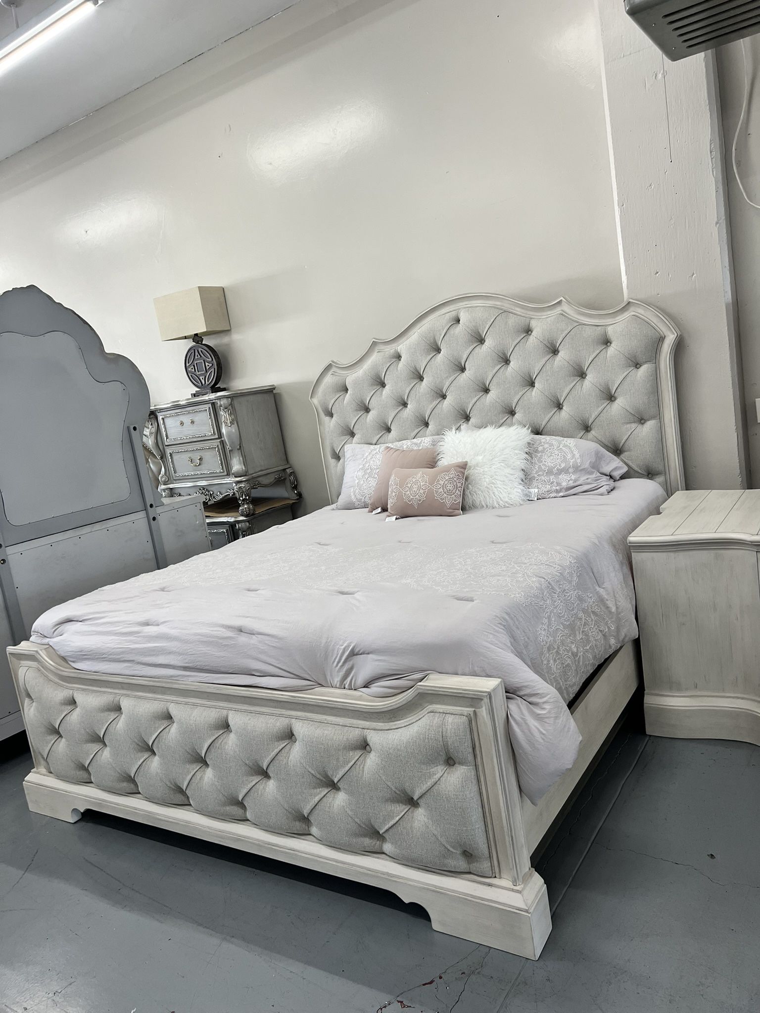 Modern Style Design Bed Frame In Stock