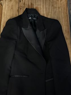 Zara Woman’s Black Blazer