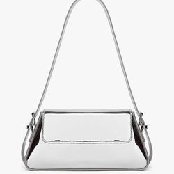 New Shiny Silver Purse READ DESCRIPTION 