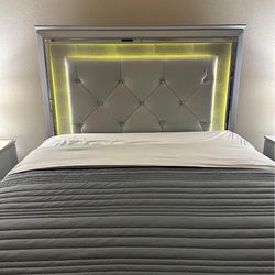 5 Piece Queen Light Up Bedroom Set