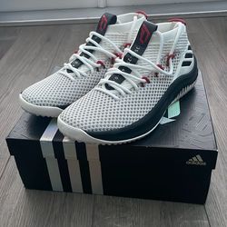 Adidas Dame 4 Men’s 9.5 Basketball Shoes