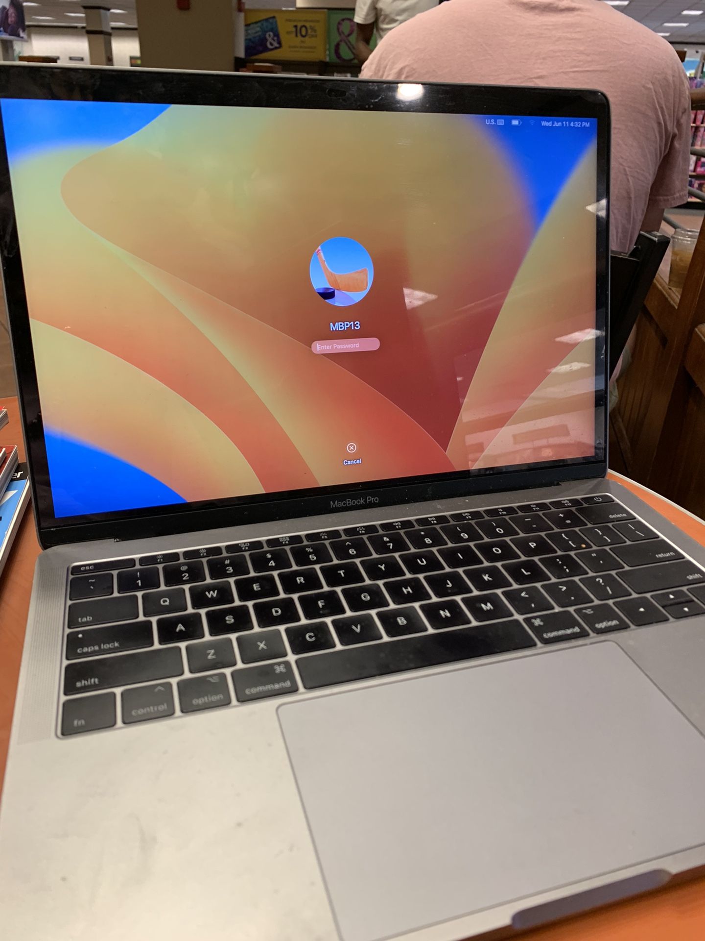 Charcoal 2017 Mac Pro i5  8gb 128 Ssd