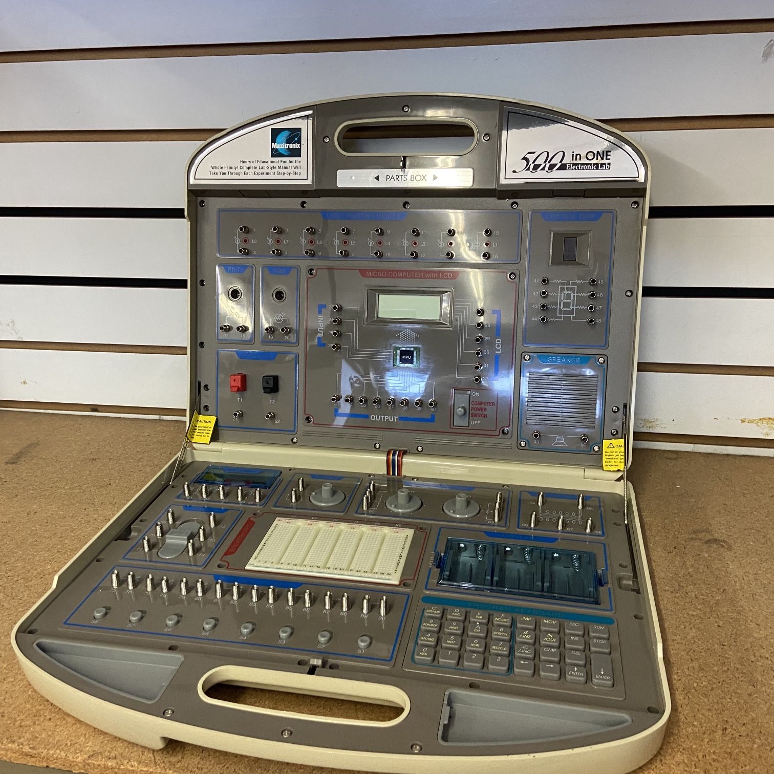 Maxitronix Electronic Lab 500 in 1 Learning Lab With Box and