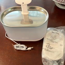 New Never Used-Petlibro Pet Water Fountain 