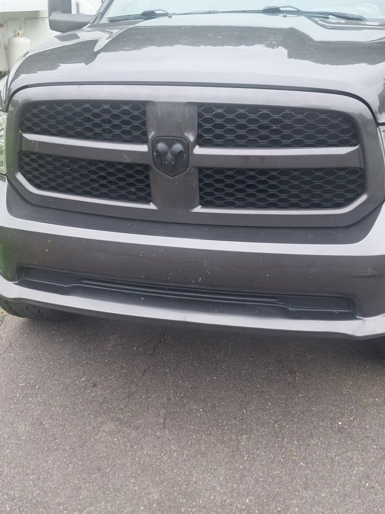 Ram 1500 Grill